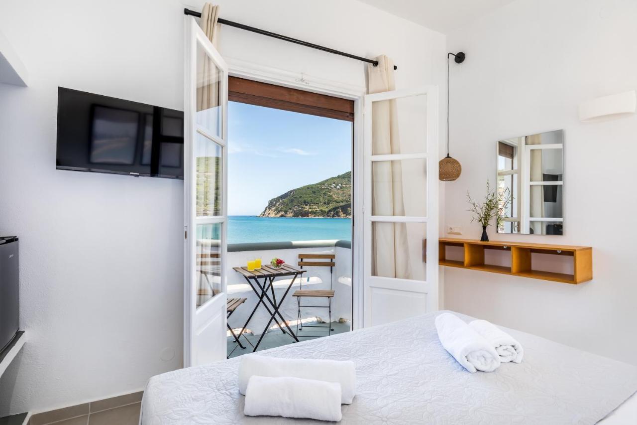 Uncle John'S Guesthouse Skopelos Exterior foto