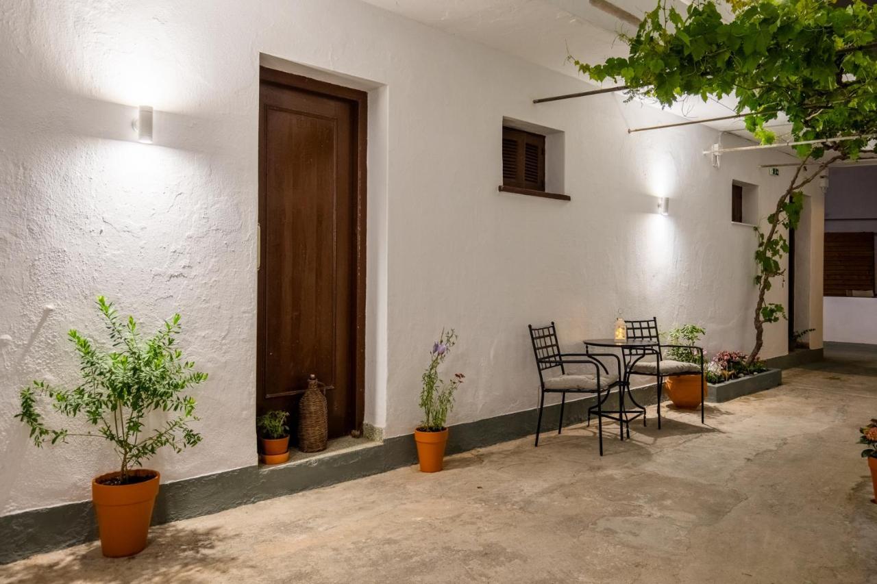 Uncle John'S Guesthouse Skopelos Exterior foto